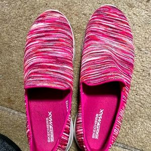 Sketchers Goga Max